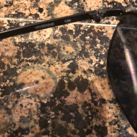 Quay Australia Vivienne Sunglasses